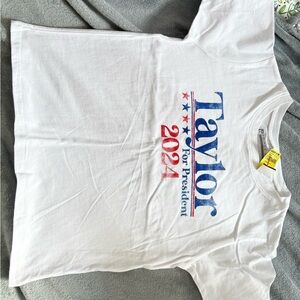 Tilly's White Graphic T-Shirt